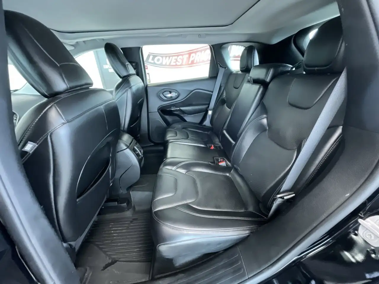 Jeep Cherokee снимка Jeep Cherokee