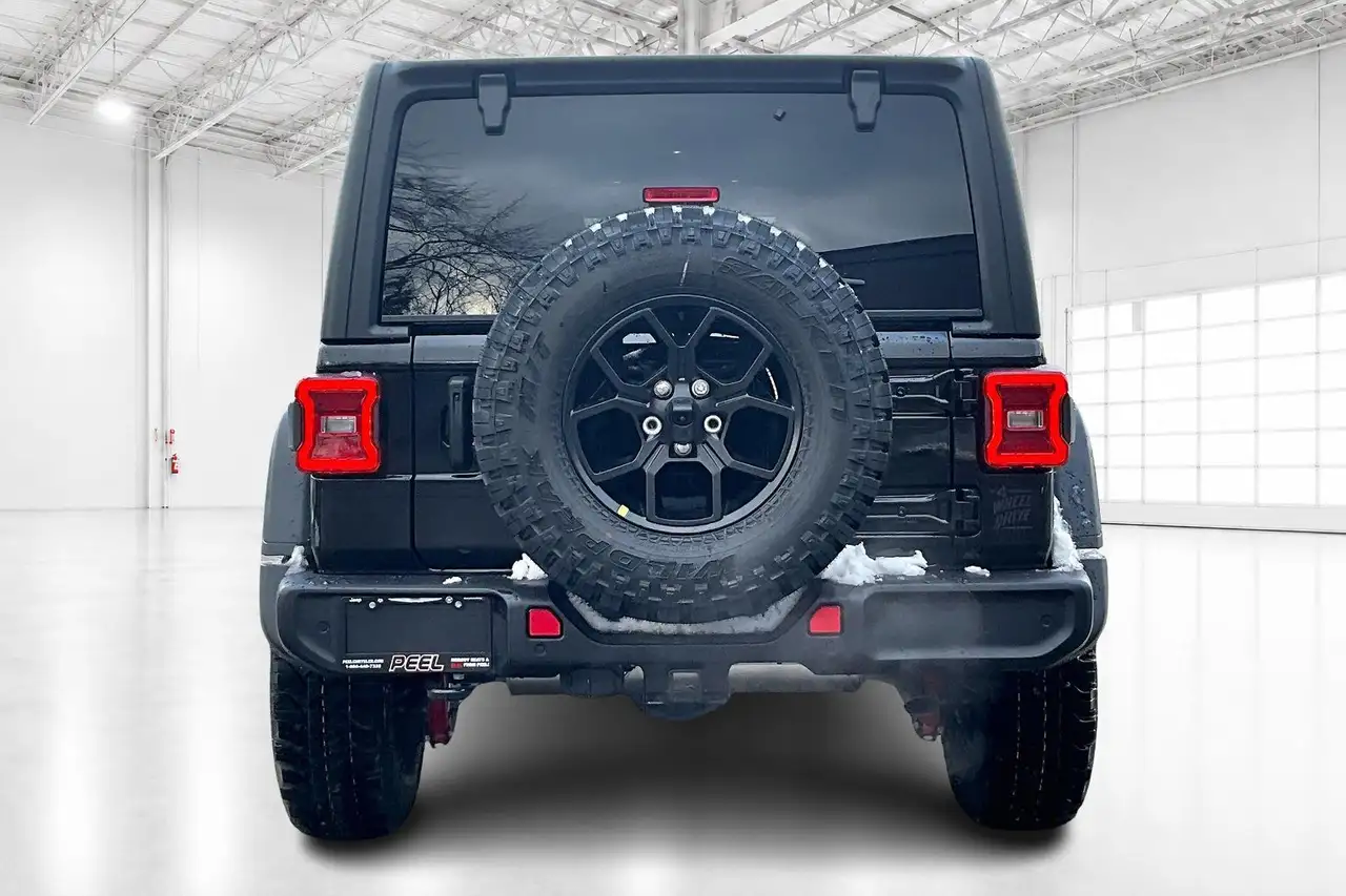 Jeep Wrangler снимка Jeep Wrangler