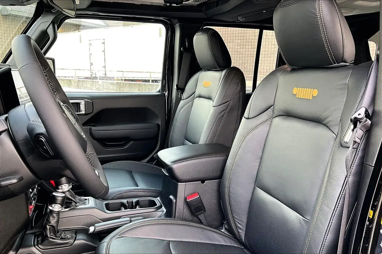 Jeep Wrangler снимка Jeep Wrangler