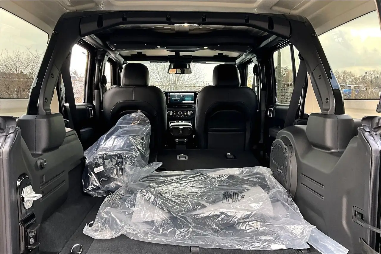 Jeep Wrangler снимка Jeep Wrangler