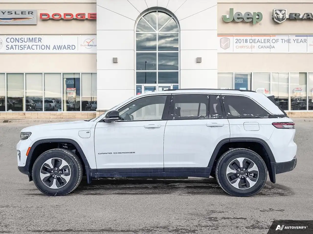 Jeep Grand Cherokee снимка Jeep Grand Cherokee
