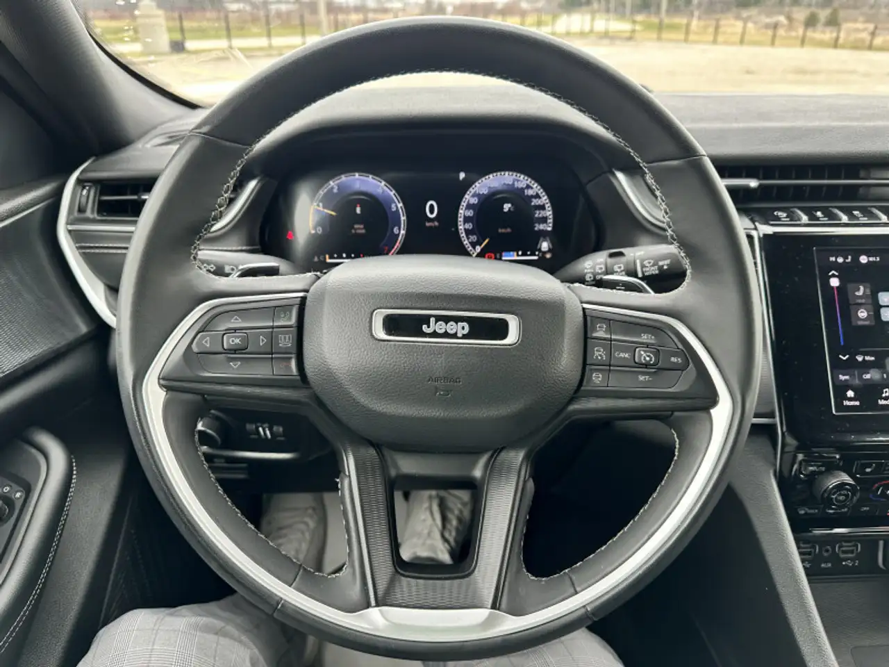 Jeep Grand Cherokee снимка Jeep Grand Cherokee