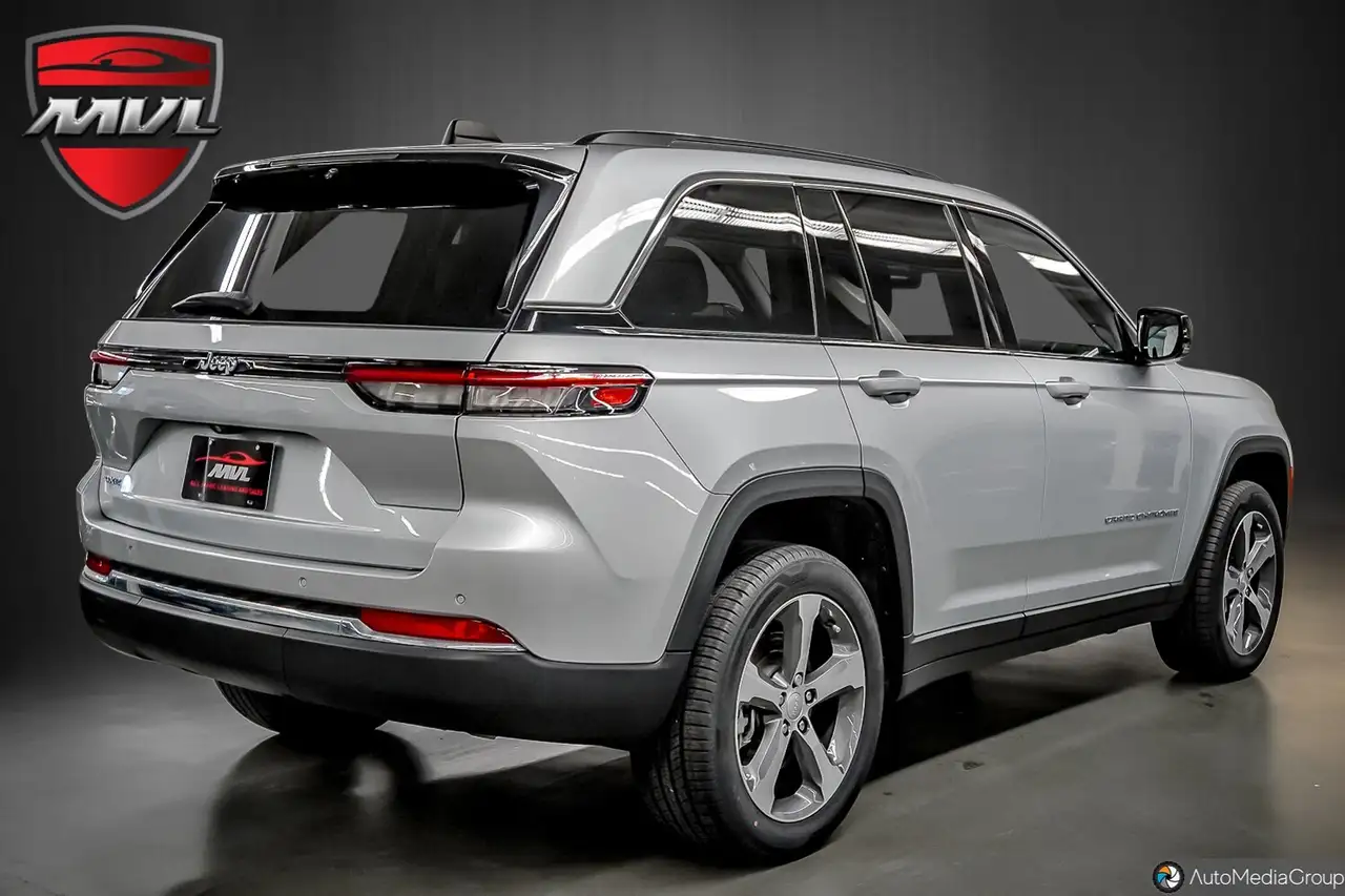 Jeep Grand Cherokee снимка Jeep Grand Cherokee