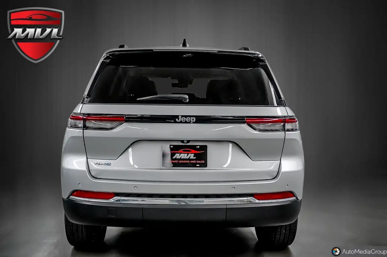 Jeep Grand Cherokee снимка Jeep Grand Cherokee