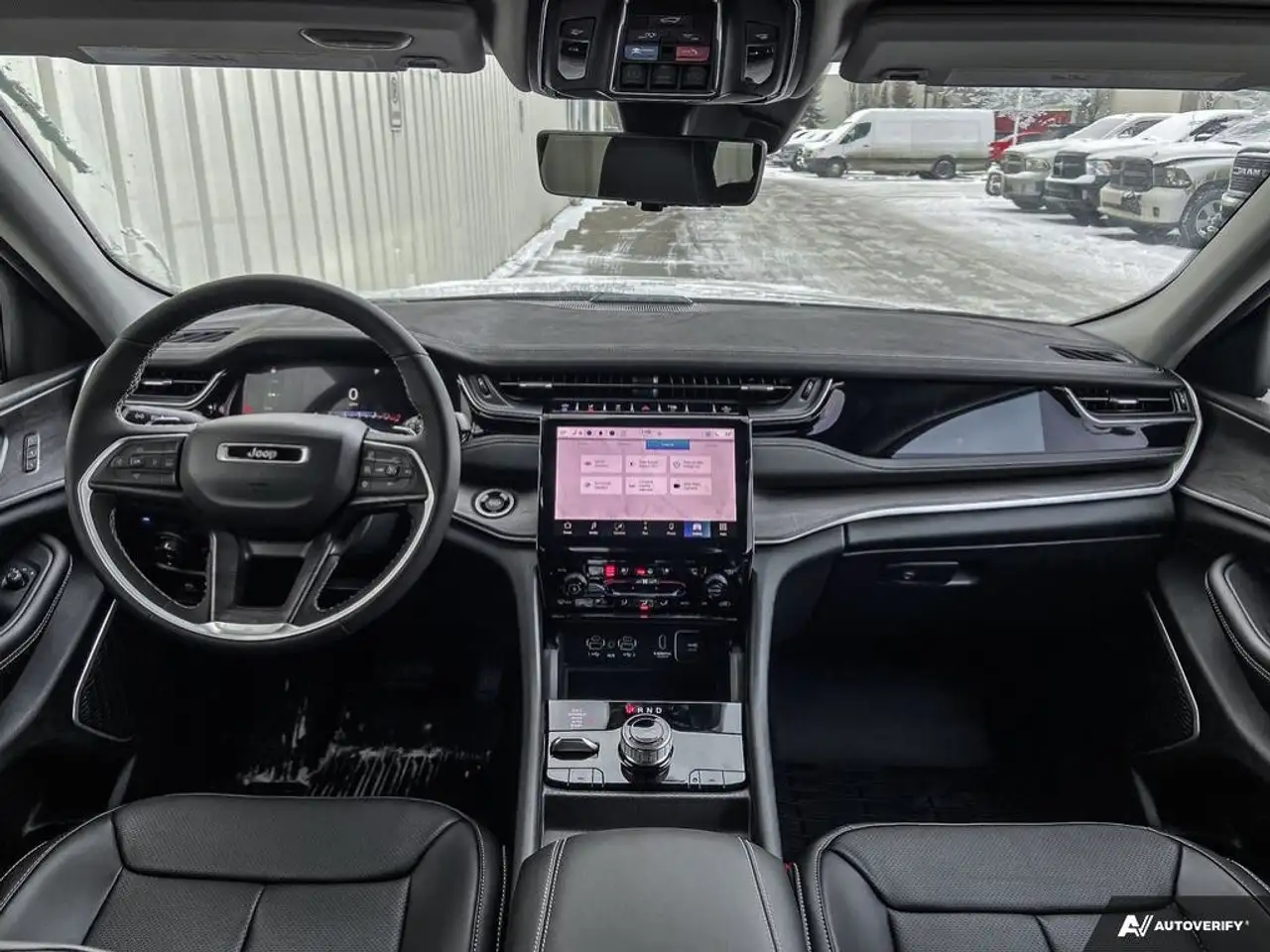 Jeep Grand Cherokee снимка Jeep Grand Cherokee