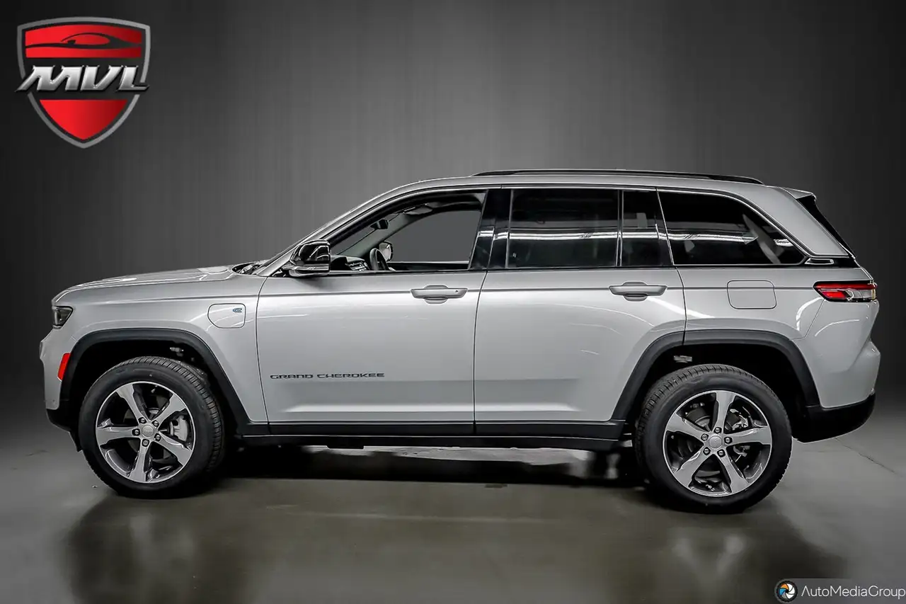 Jeep Grand Cherokee снимка Jeep Grand Cherokee