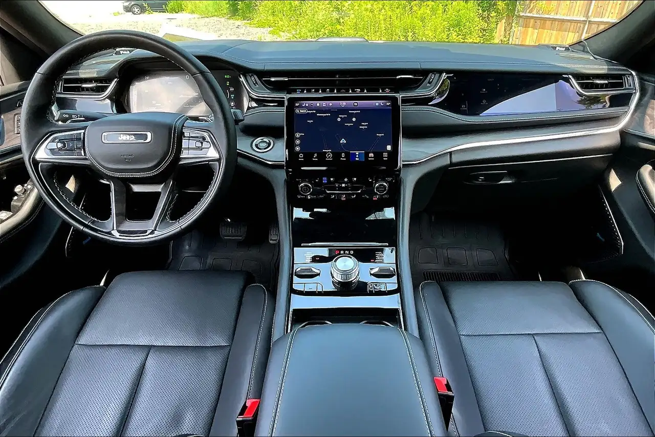 Jeep Grand Cherokee снимка Jeep Grand Cherokee