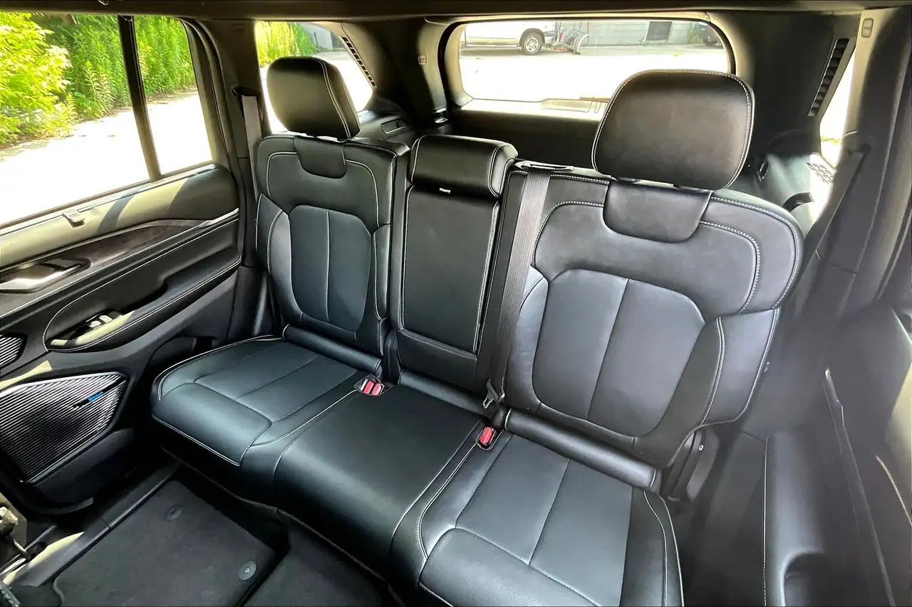 Jeep Grand Cherokee снимка Jeep Grand Cherokee