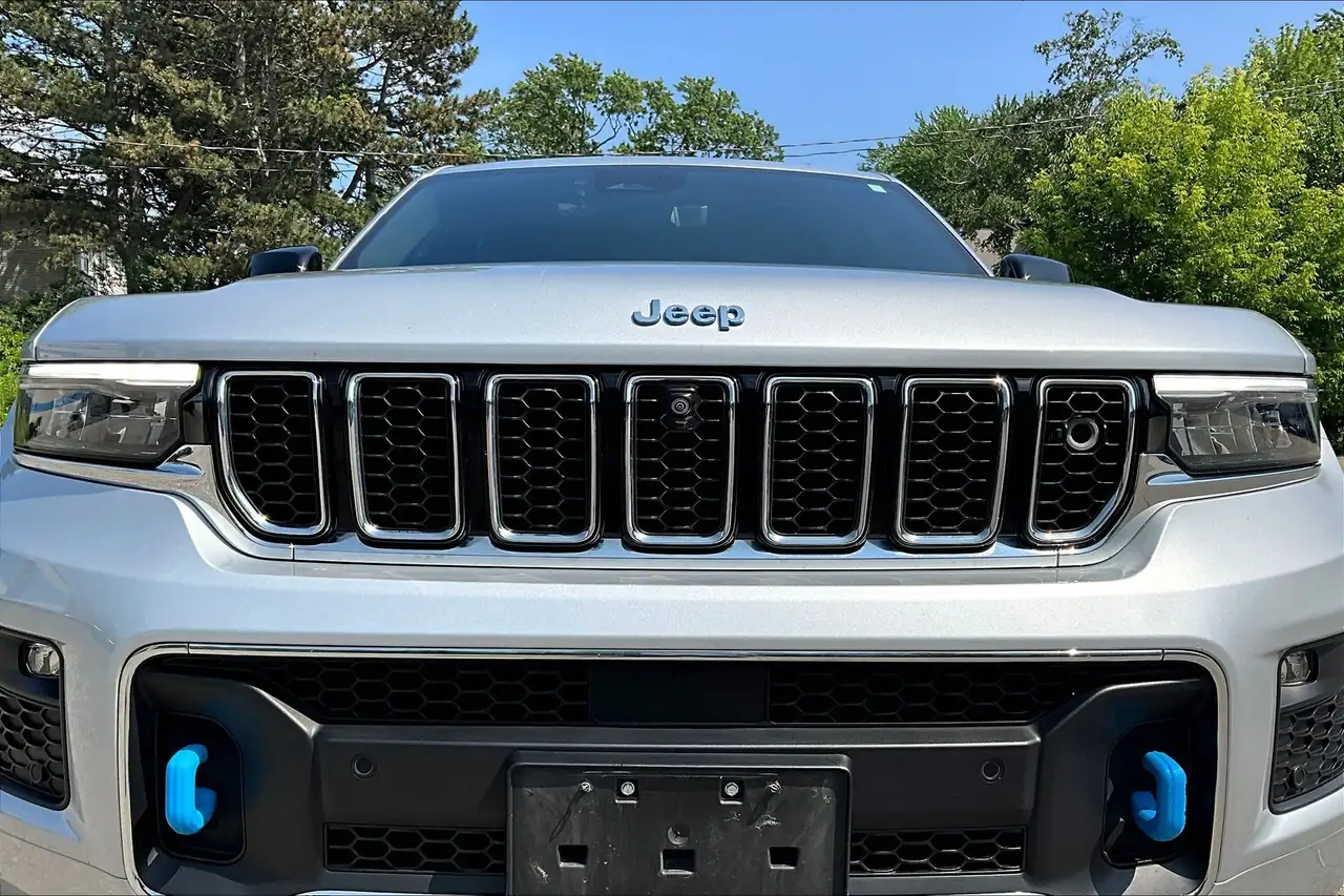 Jeep Grand Cherokee снимка Jeep Grand Cherokee
