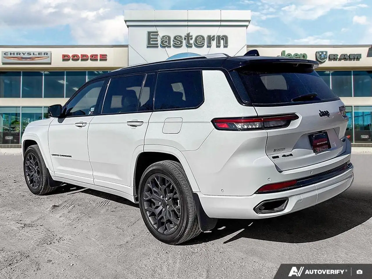 Jeep Grand Cherokee снимка Jeep Grand Cherokee
