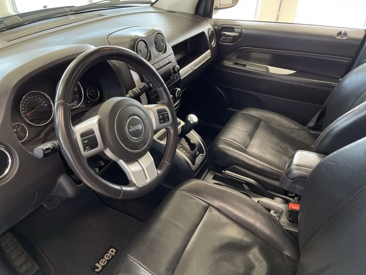 Jeep Compass photo Jeep Compass