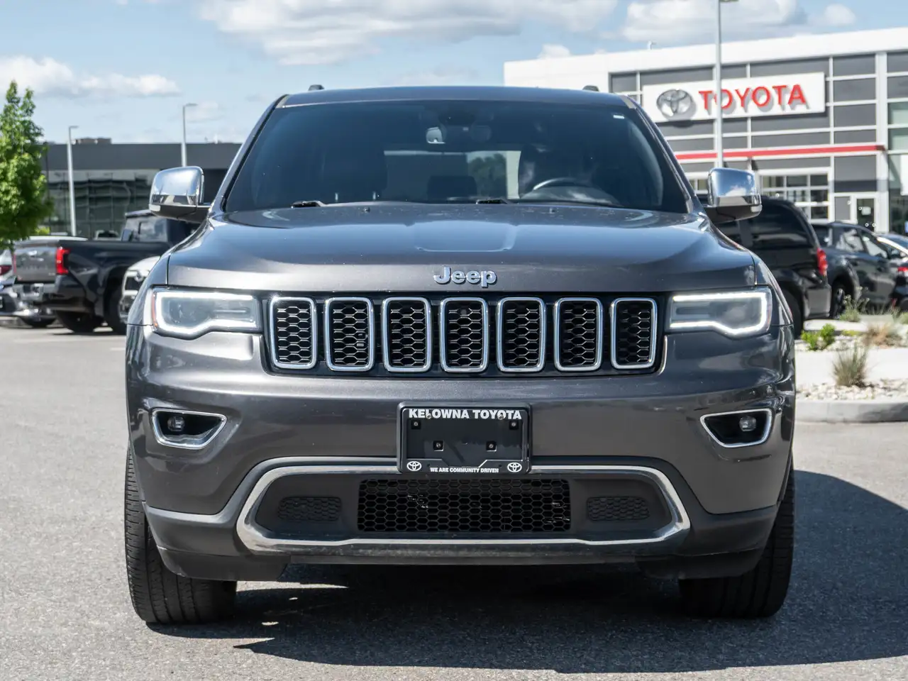 Jeep Grand Cherokee снимка Jeep Grand Cherokee