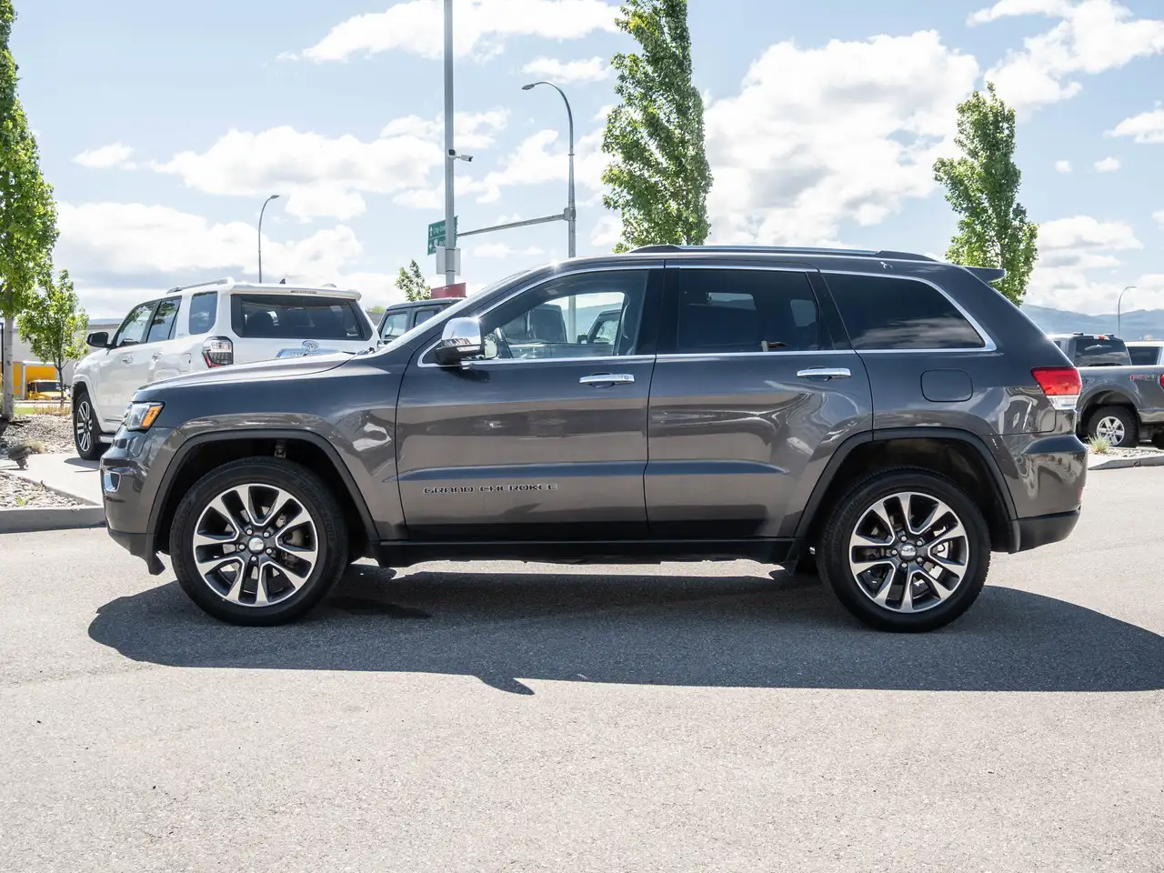 Jeep Grand Cherokee снимка Jeep Grand Cherokee