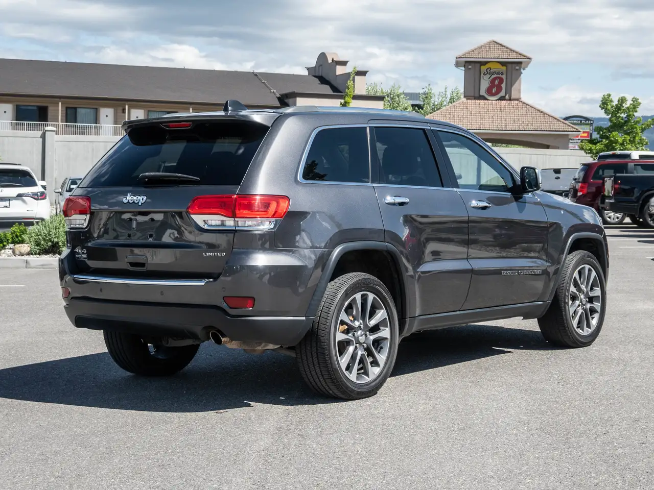 Jeep Grand Cherokee снимка Jeep Grand Cherokee