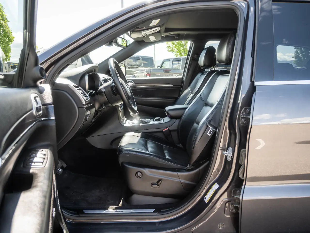 Jeep Grand Cherokee снимка Jeep Grand Cherokee
