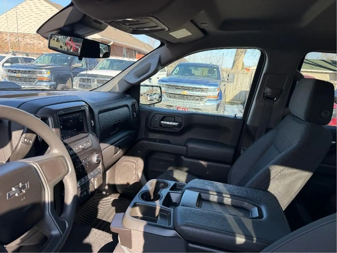 Chevrolet Silverado 1500 снимка Chevrolet Silverado 1500