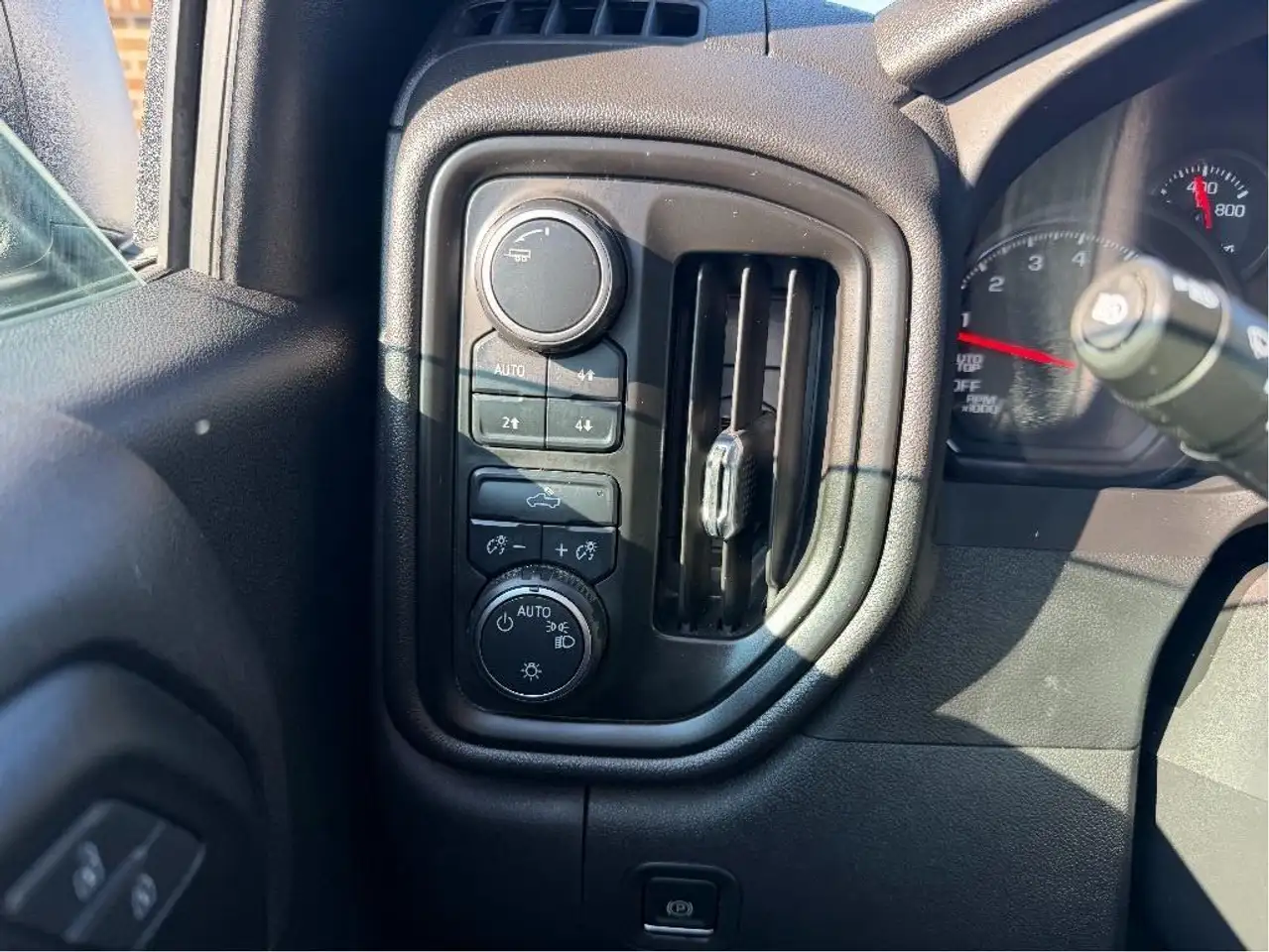 Chevrolet Silverado 1500 снимка Chevrolet Silverado 1500