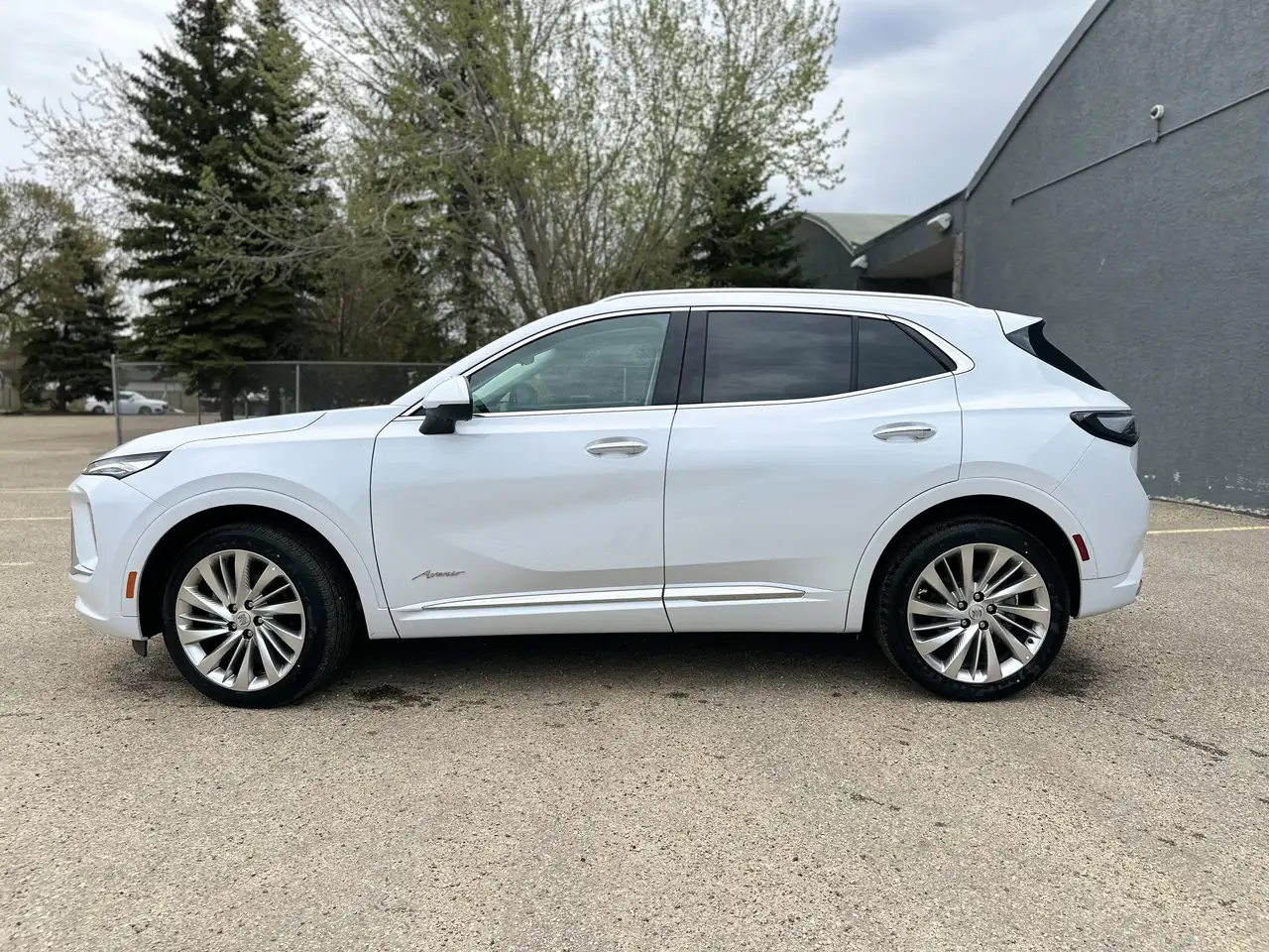 Buick Envision photo Buick Envision