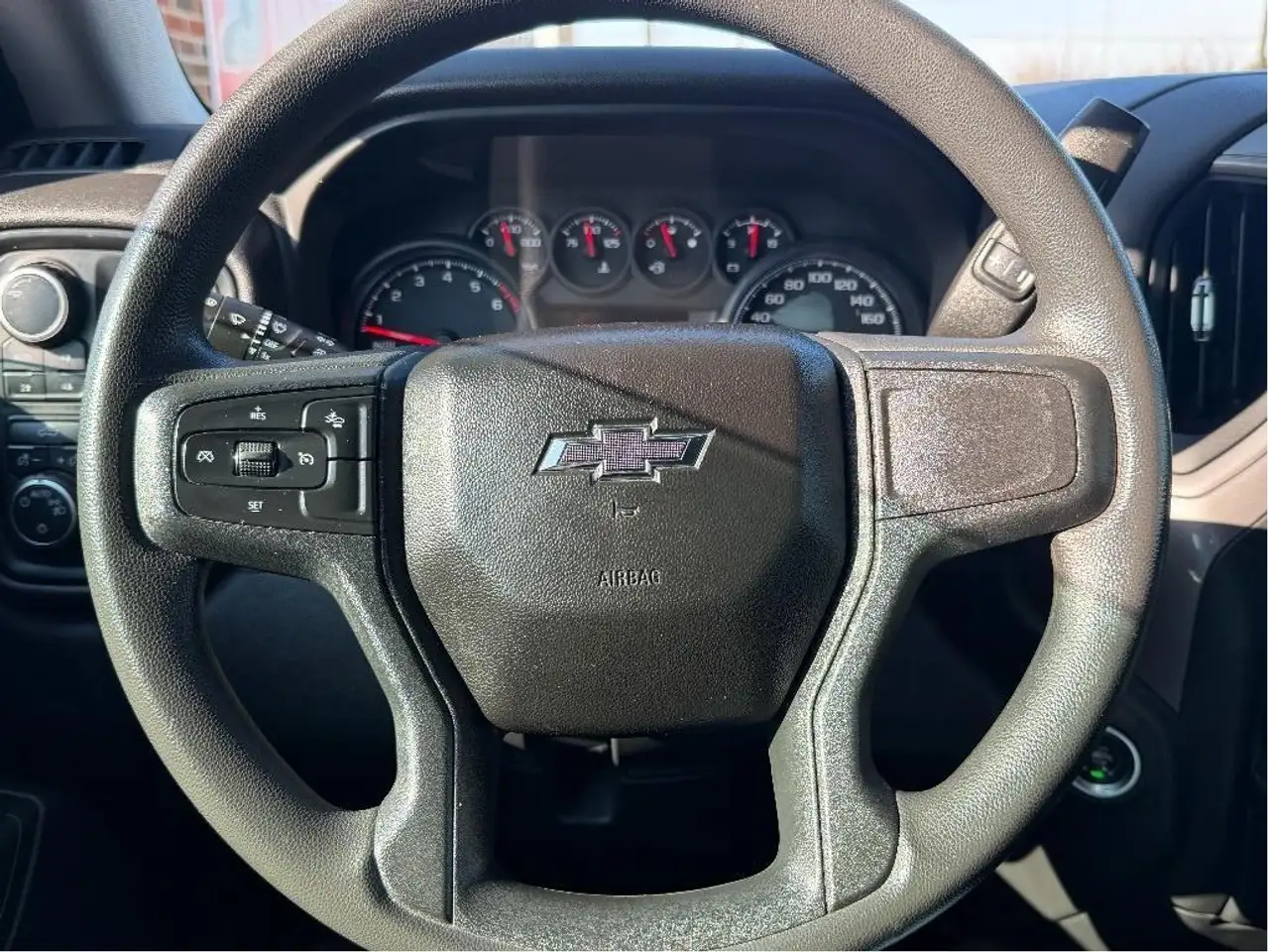 Chevrolet Silverado 1500 снимка Chevrolet Silverado 1500