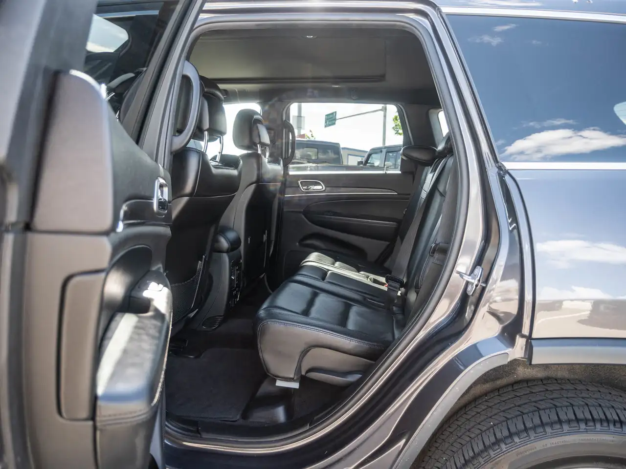 Jeep Grand Cherokee снимка Jeep Grand Cherokee