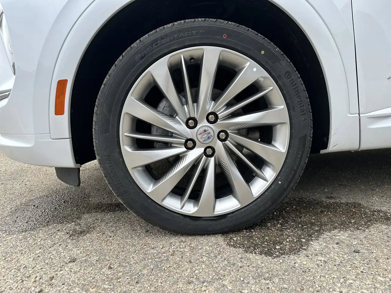 Buick Envision photo Buick Envision