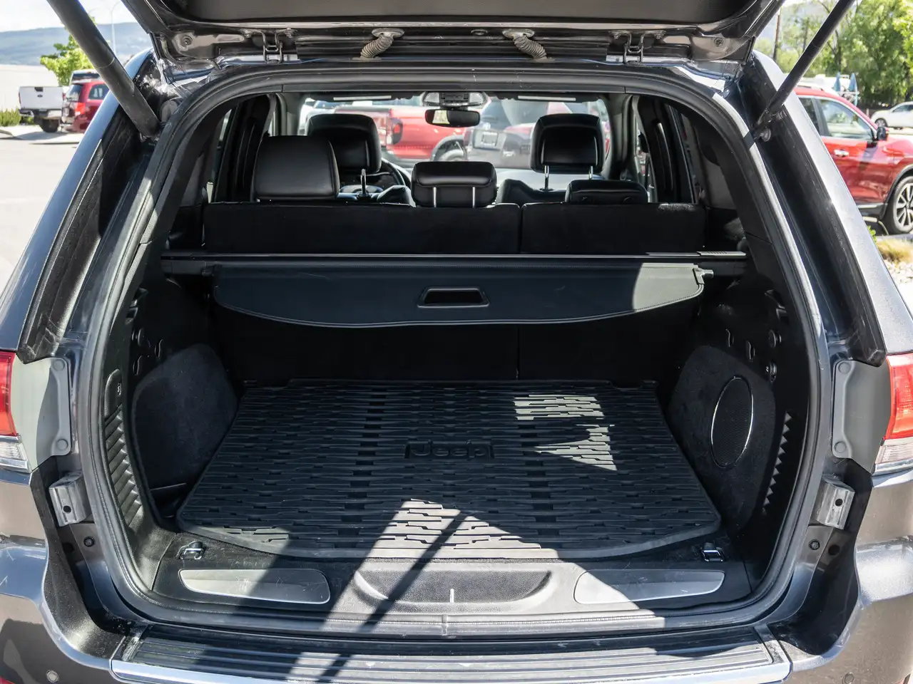 Jeep Grand Cherokee снимка Jeep Grand Cherokee