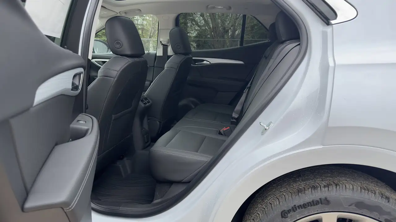 Buick Envision photo Buick Envision