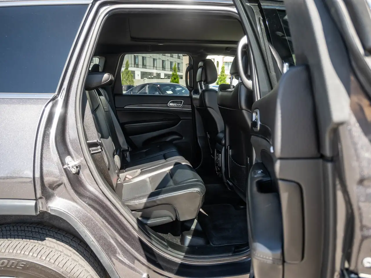 Jeep Grand Cherokee снимка Jeep Grand Cherokee
