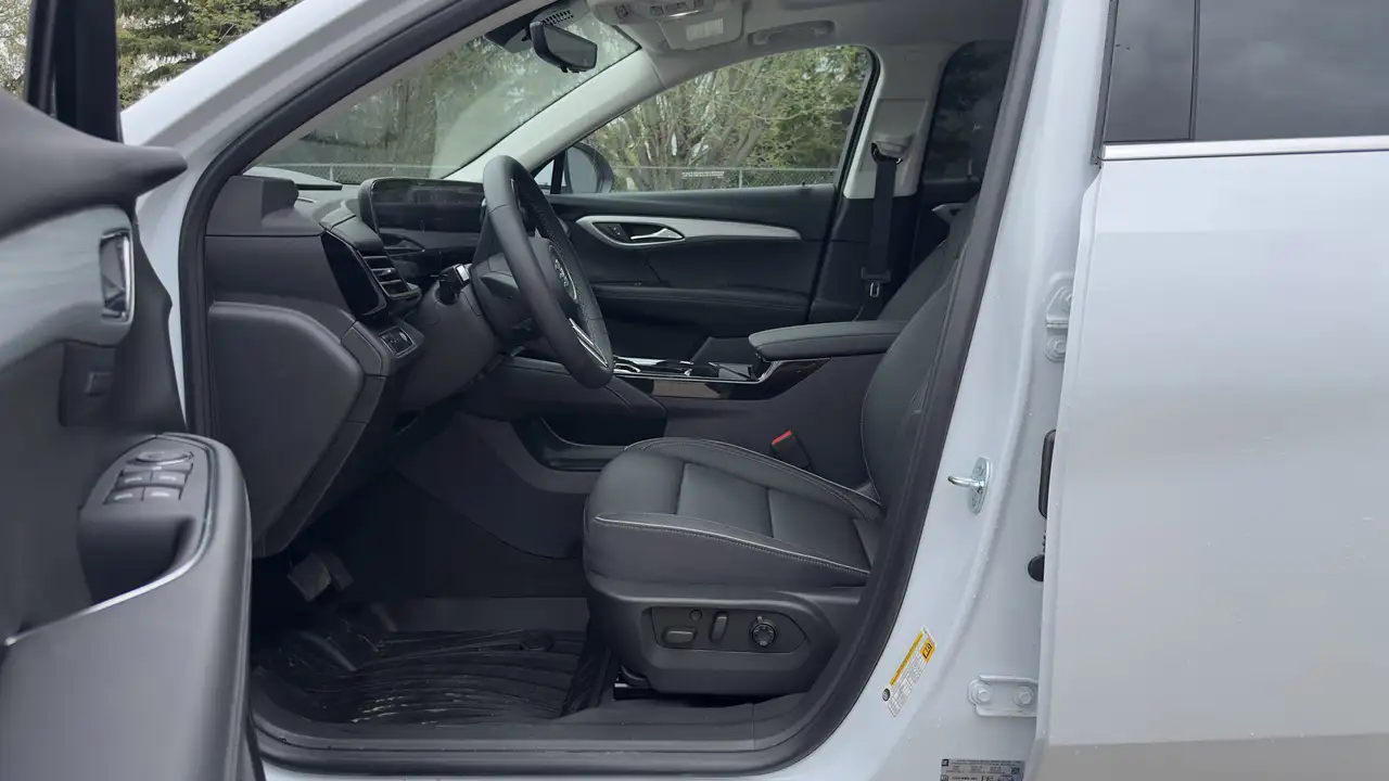 Buick Envision photo Buick Envision