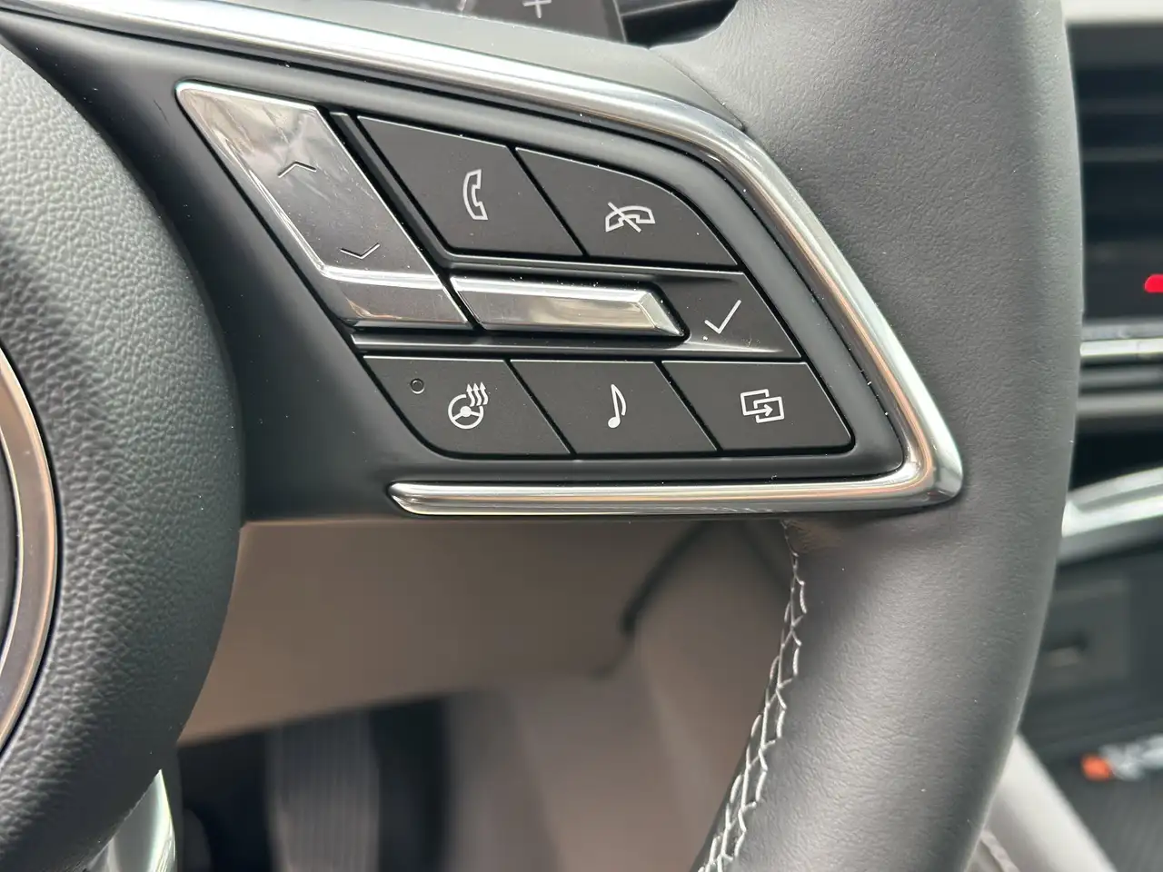Buick Envision photo Buick Envision