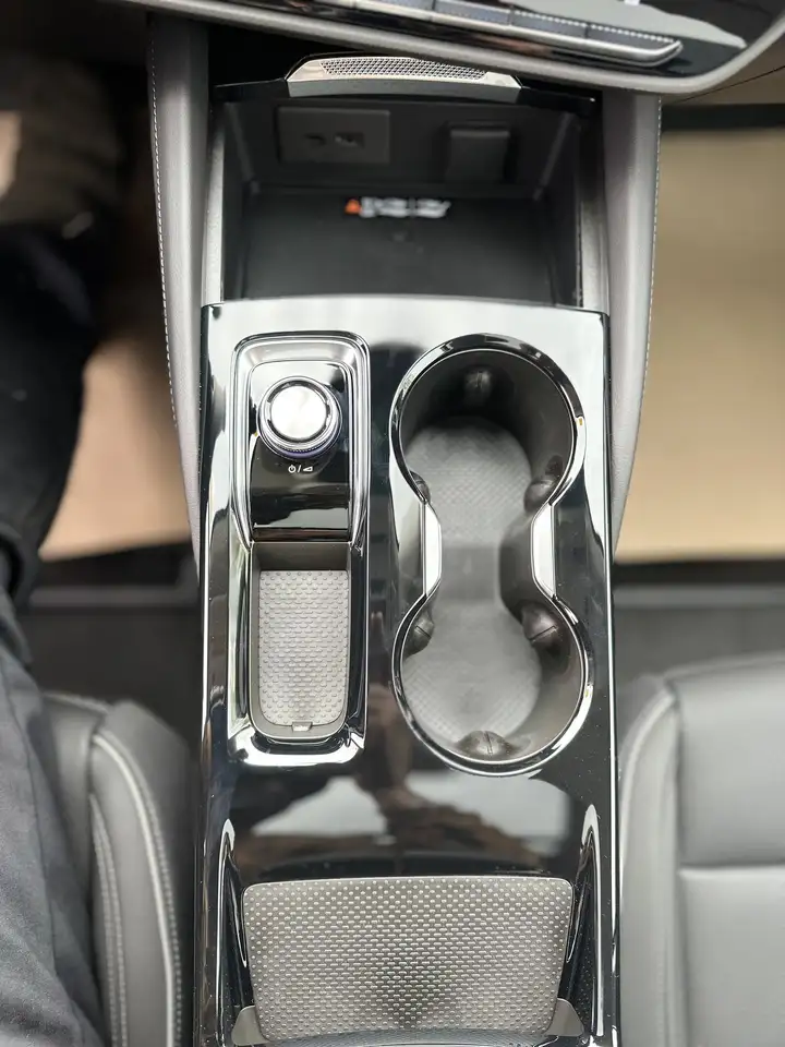 Buick Envision photo Buick Envision