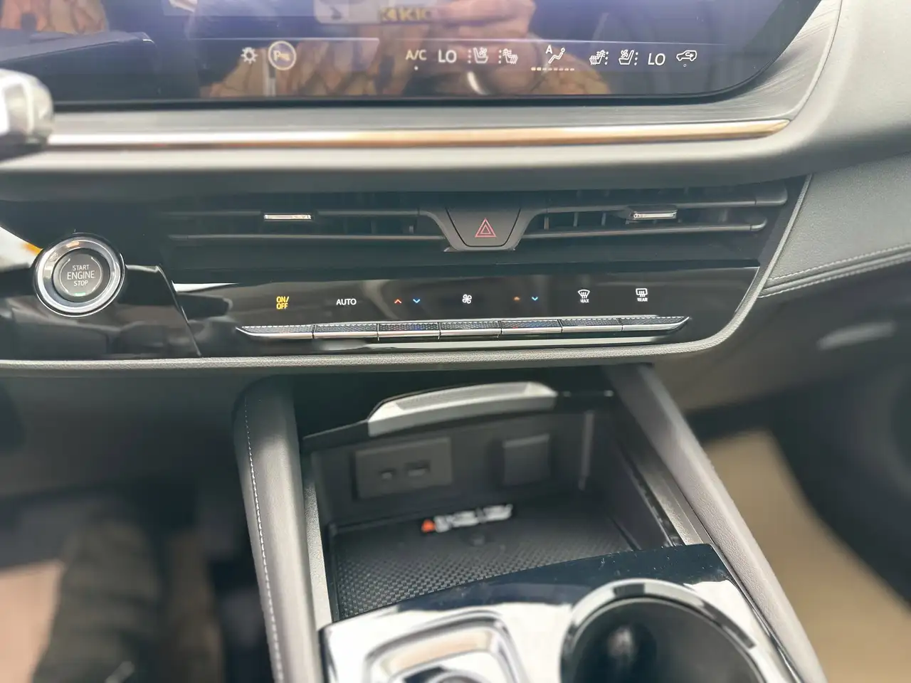 Buick Envision photo Buick Envision