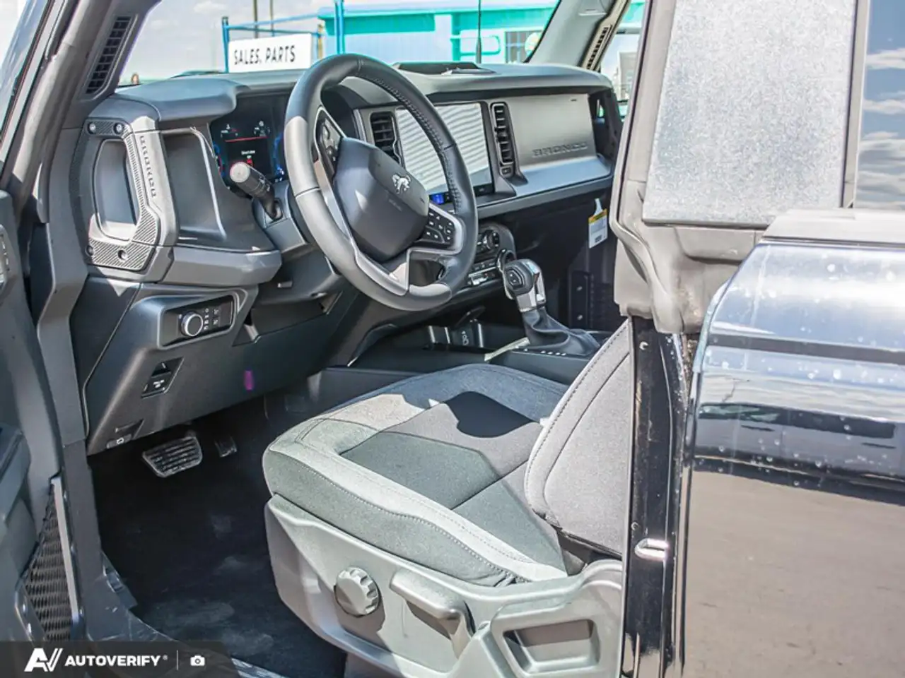 Ford Bronco снимка Ford Bronco