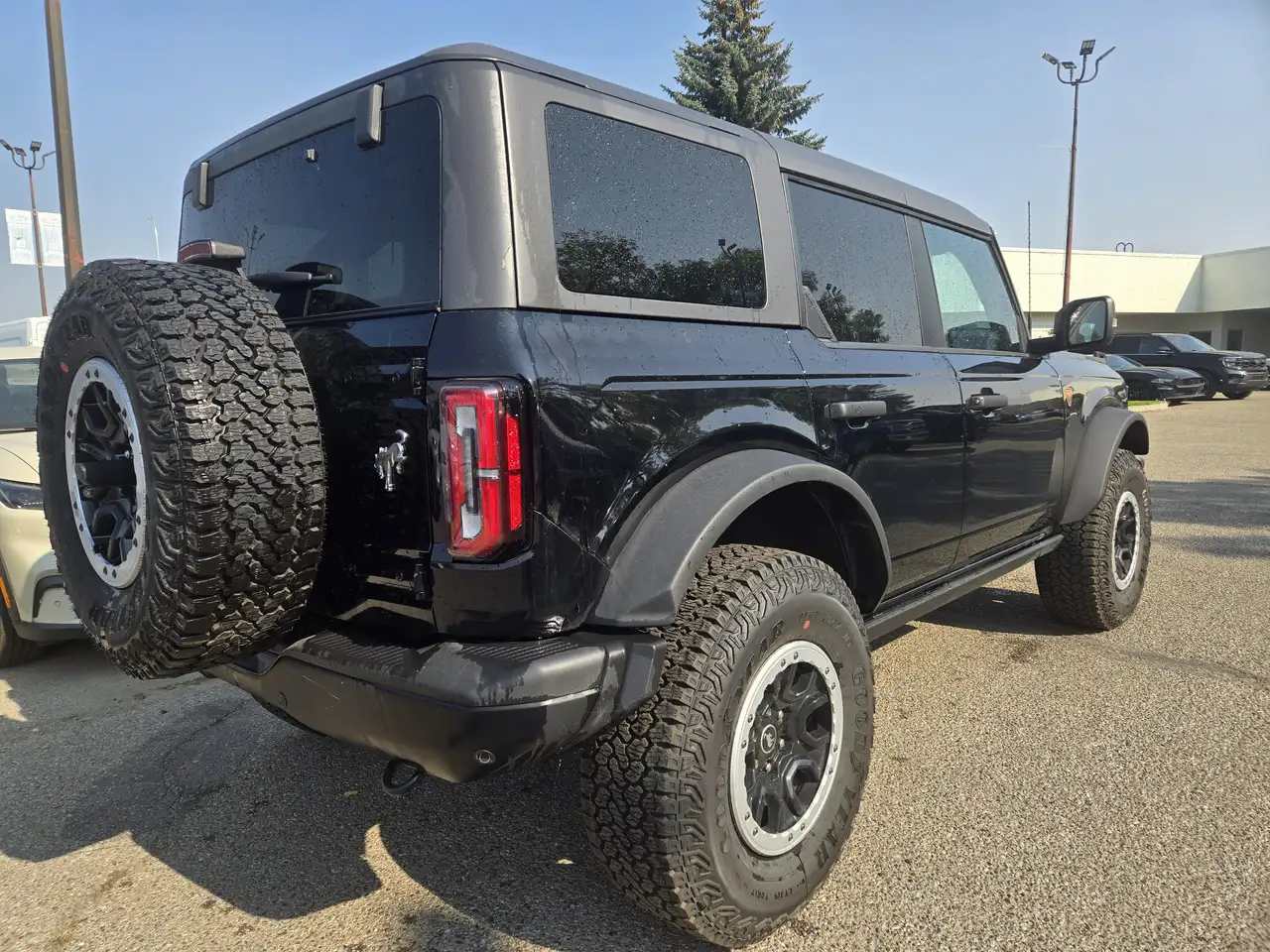 Ford Bronco photo Ford Bronco