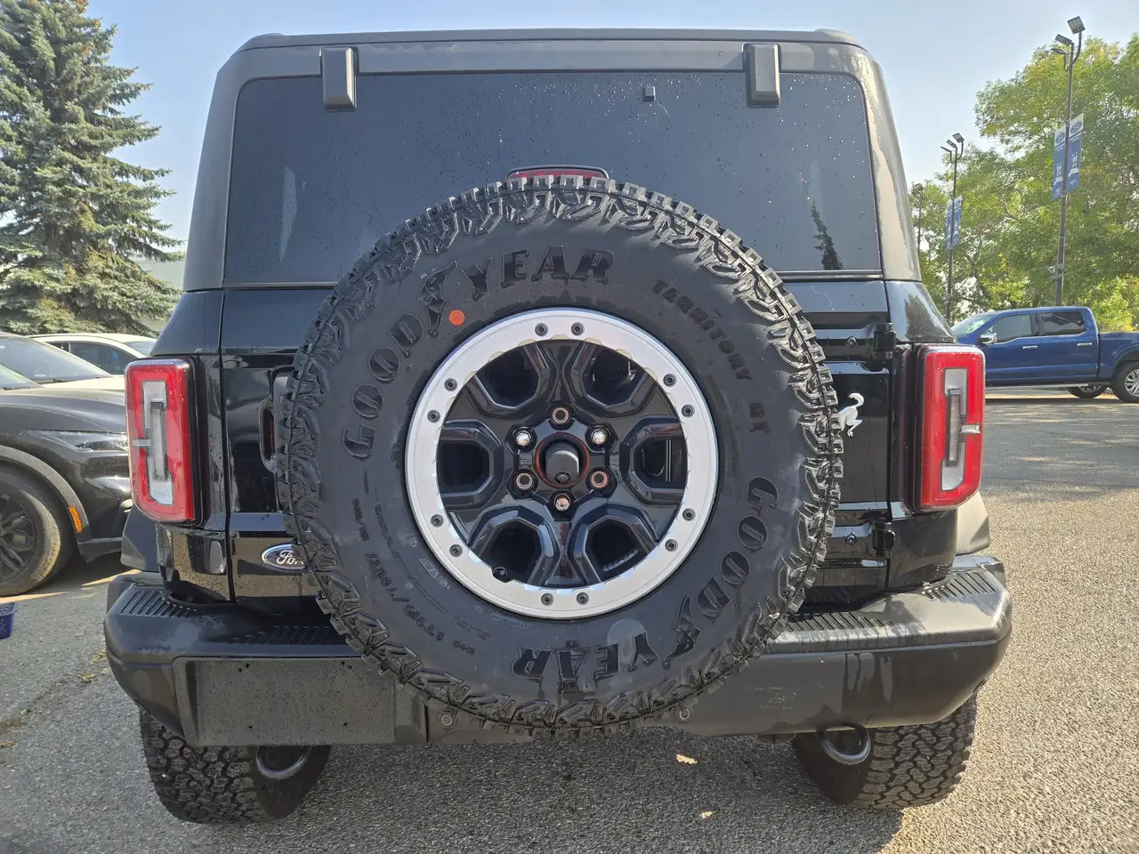 Ford Bronco photo Ford Bronco