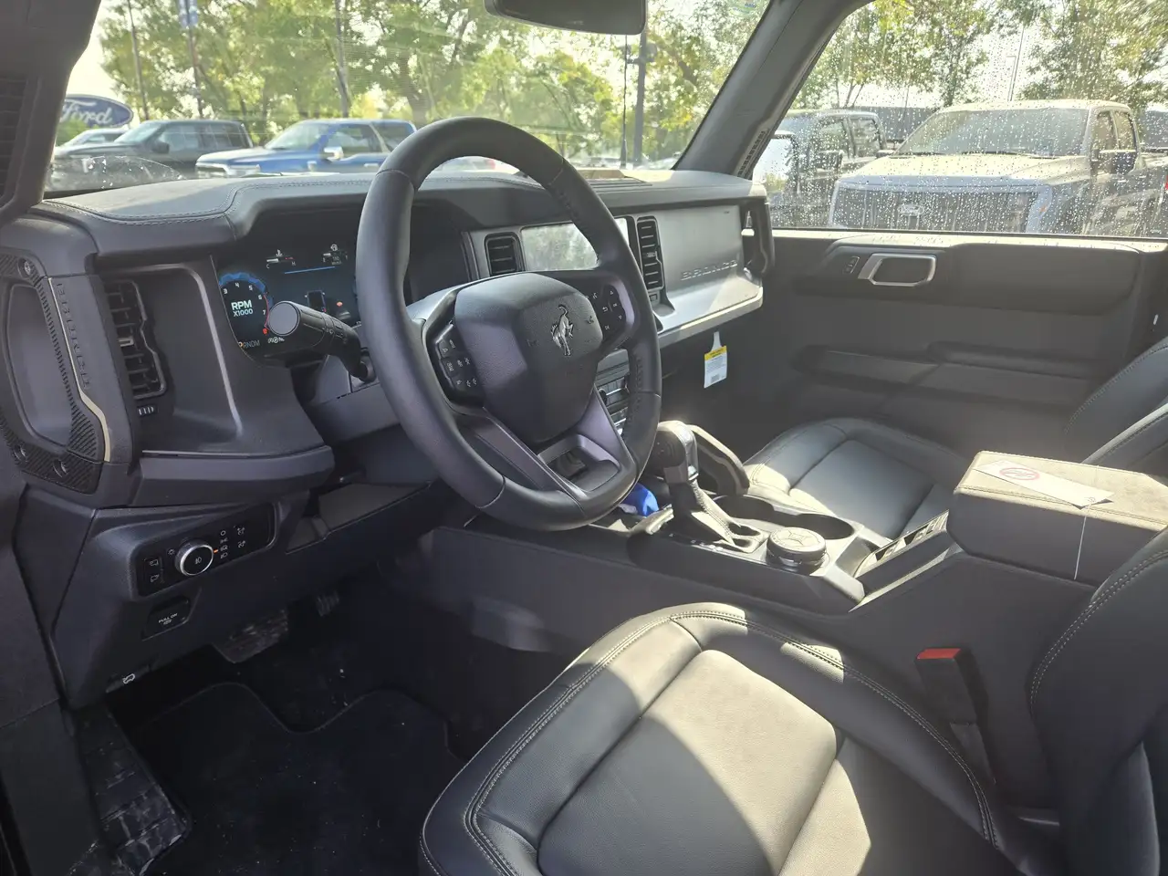 Ford Bronco photo Ford Bronco