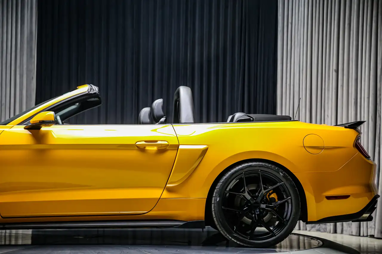 Ford Mustang снимка Ford Mustang
