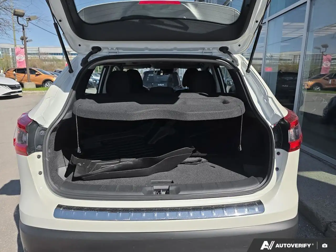 Nissan Qashqai снимка Nissan Qashqai