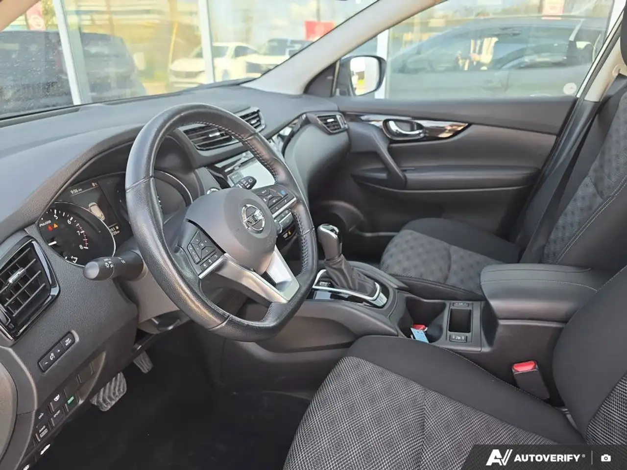 Nissan Qashqai снимка Nissan Qashqai