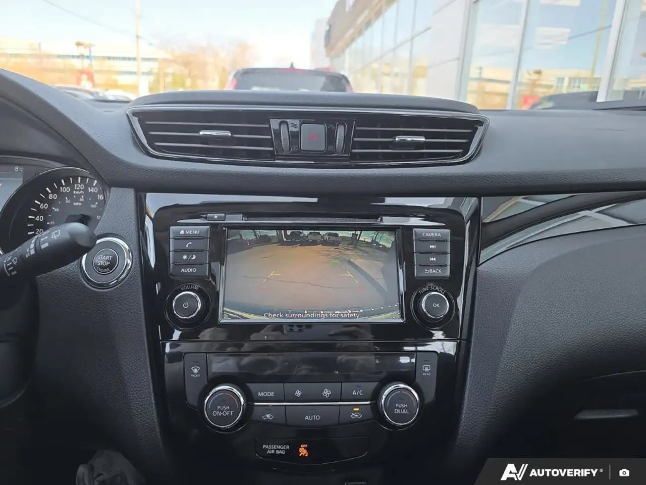 Nissan Qashqai снимка Nissan Qashqai