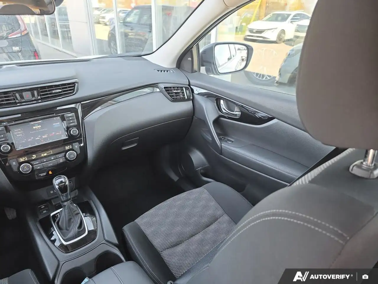 Nissan Qashqai снимка Nissan Qashqai