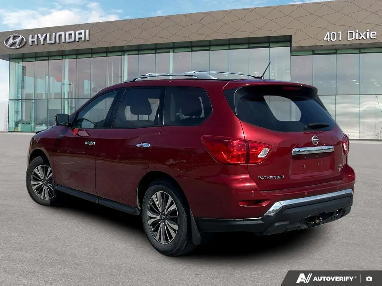 Nissan Pathfinder photo Nissan Pathfinder