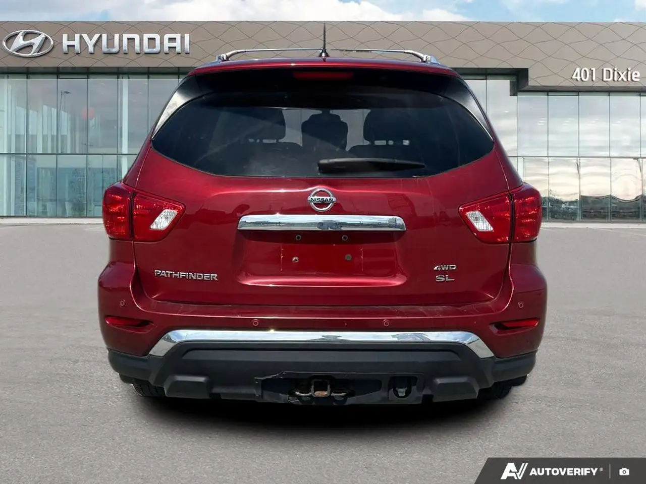 Nissan Pathfinder photo Nissan Pathfinder