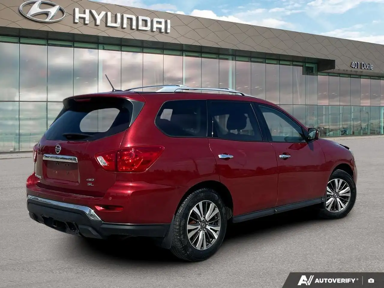 Nissan Pathfinder photo Nissan Pathfinder