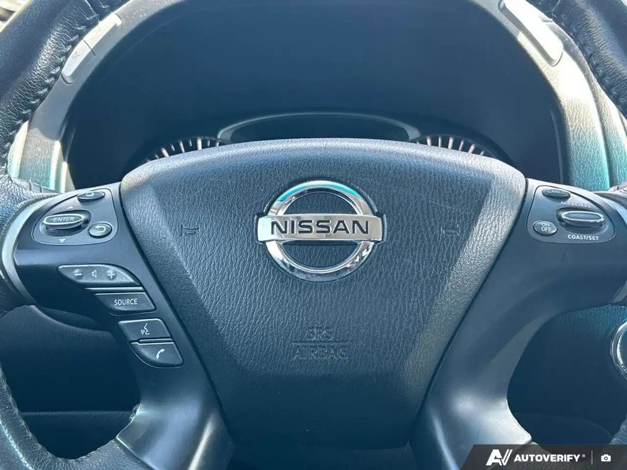 Nissan Pathfinder photo Nissan Pathfinder