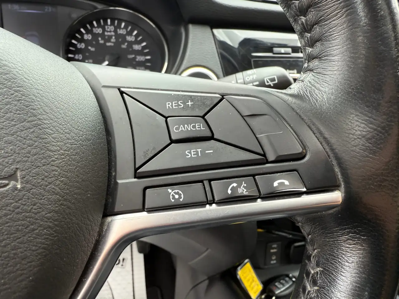 Nissan Qashqai снимка Nissan Qashqai
