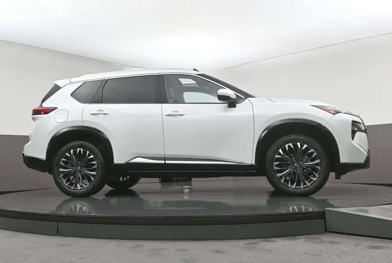Nissan Rogue снимка Nissan Rogue