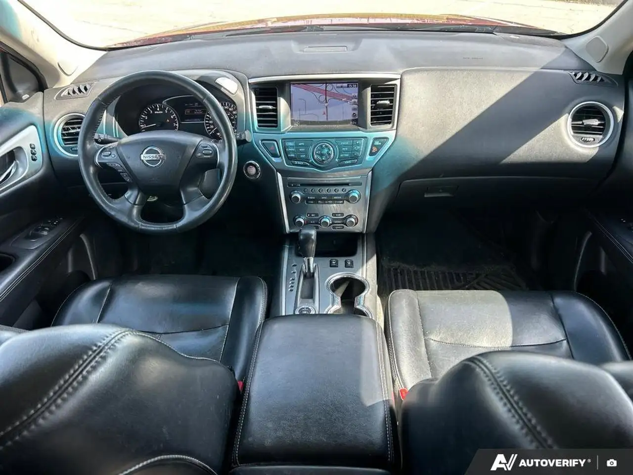Nissan Pathfinder photo Nissan Pathfinder