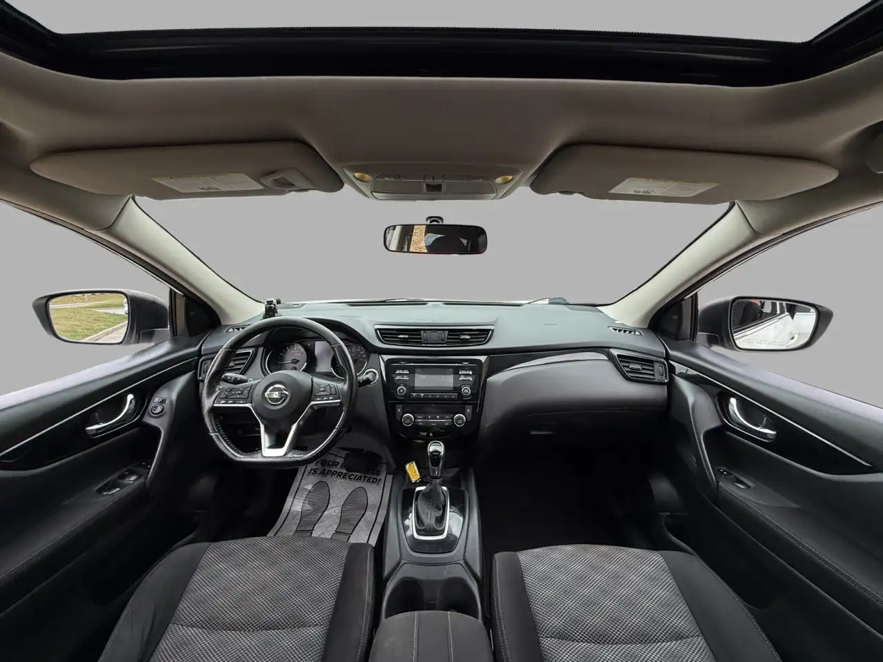 Nissan Qashqai снимка Nissan Qashqai