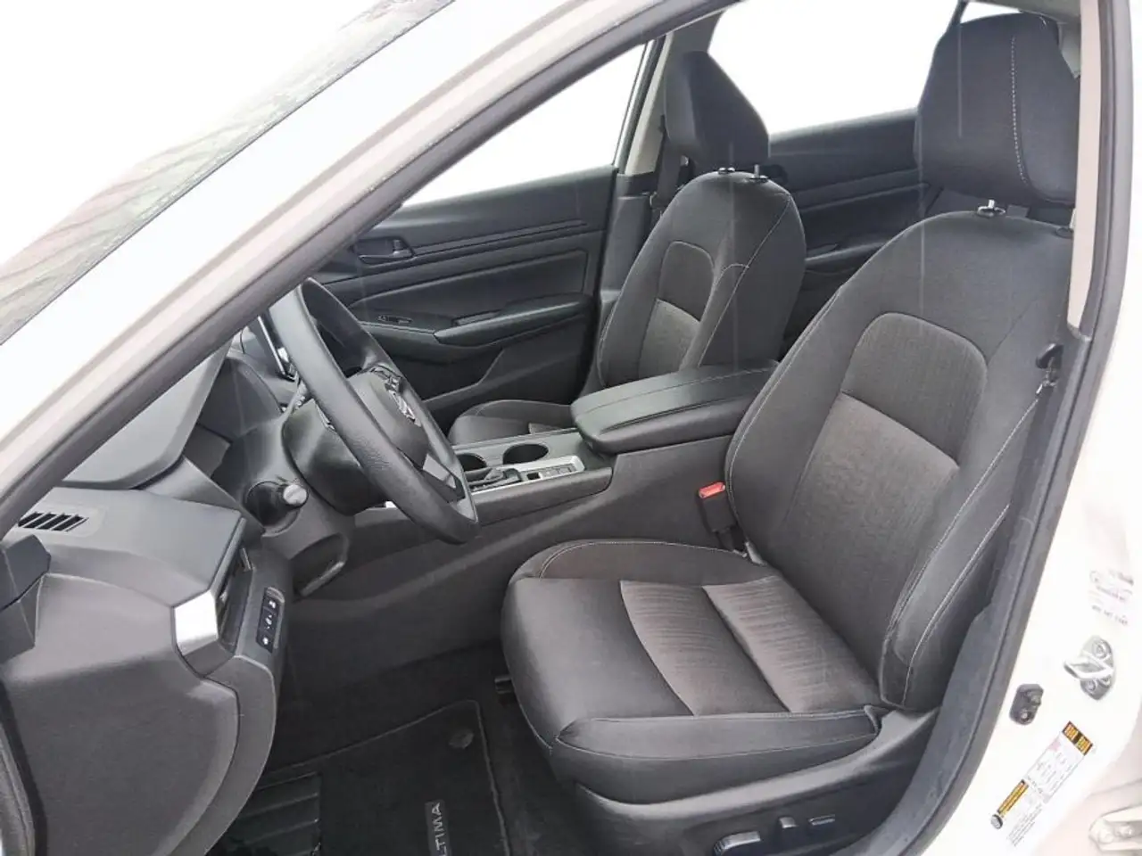 Nissan Altima снимка Nissan Altima